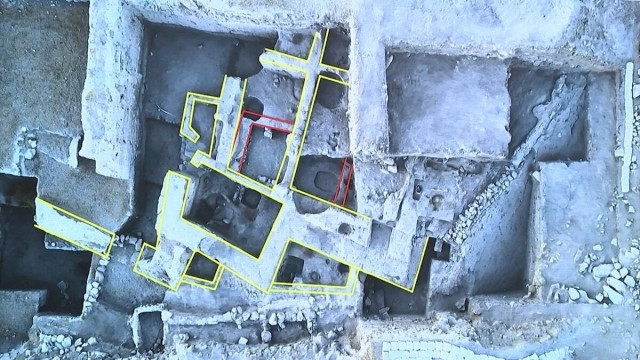 トルコの古代遺跡で新発見 100メートル規模の大建築址の周壁か 都市が
