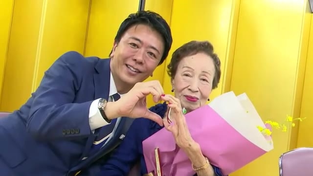 9月15日「老人の日」　福岡市の高島市長が100歳女性に祝状　市内の100歳以上は過去最高999人