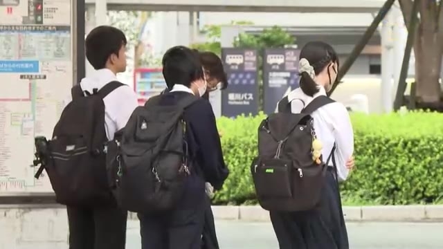 「服の調整が大変」雨で気温下がりブルッ　各地で今季最低に…午後も気温上がらず前日を10℃近く下回る予想　福岡