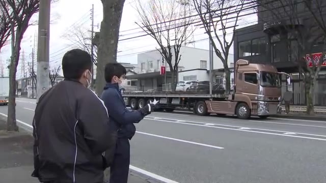 違法駐車の一斉取り締まり　12人摘発　大型トラックの待機や休憩目立つ　道路混雑や事故の原因にも　福岡