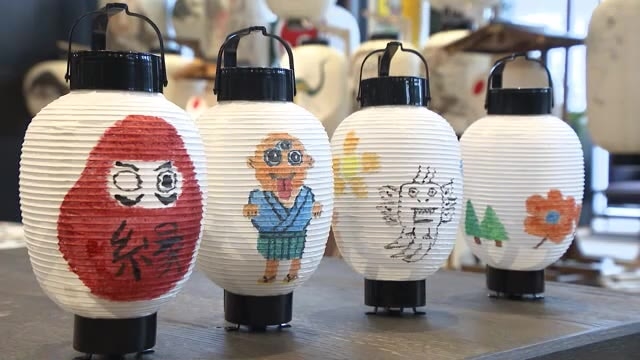 高さ約20センチ「ミニ提灯」に絵筆走らせる　伝統工芸品「八女提灯」の絵付け体験　お盆時期を前に「もっと身近に感じて」　福岡