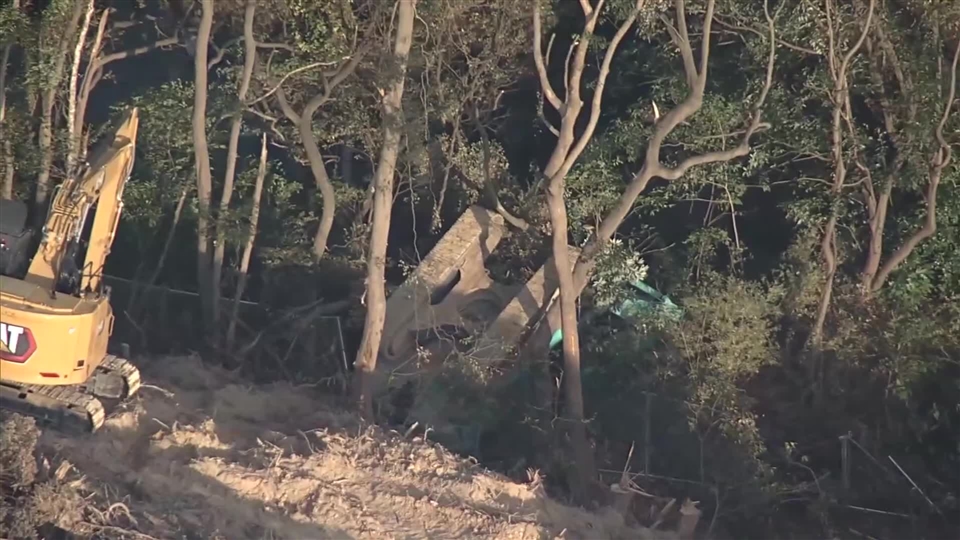 「重機が斜面を転がった」と通報　宅地造成中のショベルカーが転落　男性1人が死亡　福岡市東区