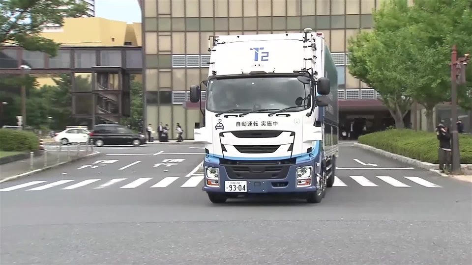 トラックが無人で高速道路を自動走行へ　輸送拠点の整備に向けて全国初の連携協定　実証実験など実施へ　福岡・北九州市